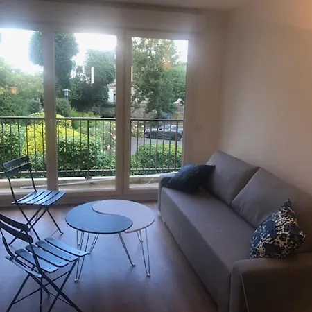 Renove Avec Grand Balcon, Centre-ville, Proche - Fr-1-712-83 * Villers-sur-Mer