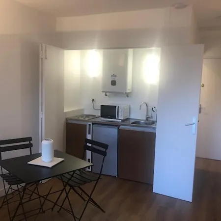Renove Avec Grand Balcon, Centre-ville, Proche - Fr-1-712-83 Villers-sur-Mer