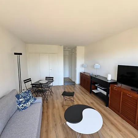 Renove Avec Grand Balcon, Centre-ville, Proche - Fr-1-712-83 Apartment *