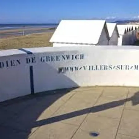 Renove Avec Grand Balcon, Centre-ville, Proche - Fr-1-712-83 * Villers-sur-Mer