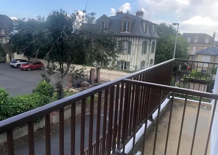 Apartman Refait A Neuf Proche Et Centre-ville - Fr-1-712-83 *